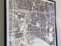 Laden und Abspielen von Videos im Galerie-Viewer, Long Beach Street Carving Map
